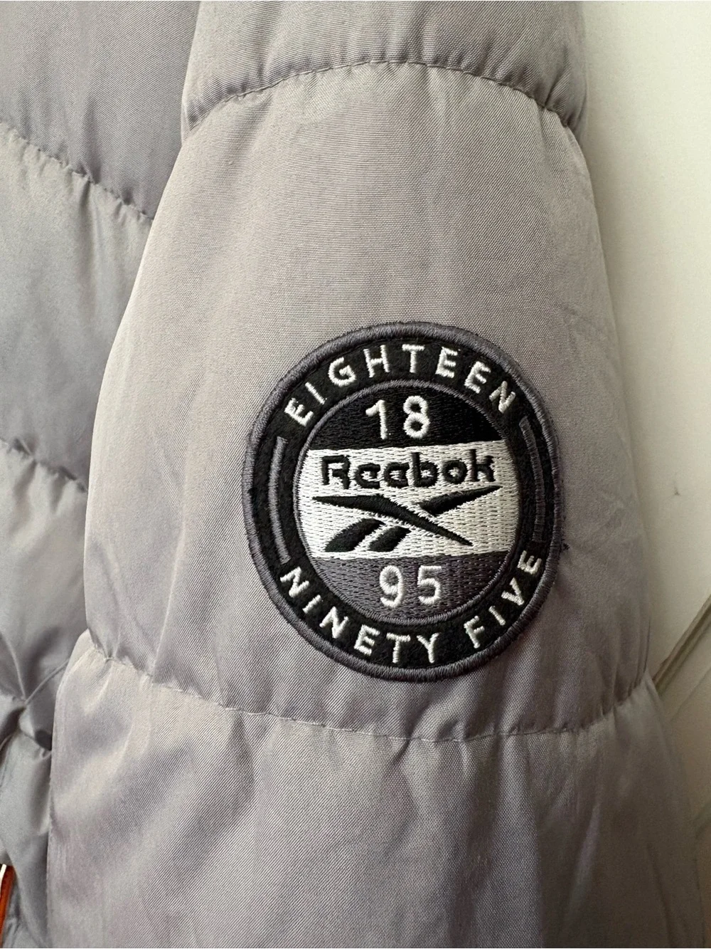 Men’s Reebok Puffer Jacket - Picture 3 of 5
